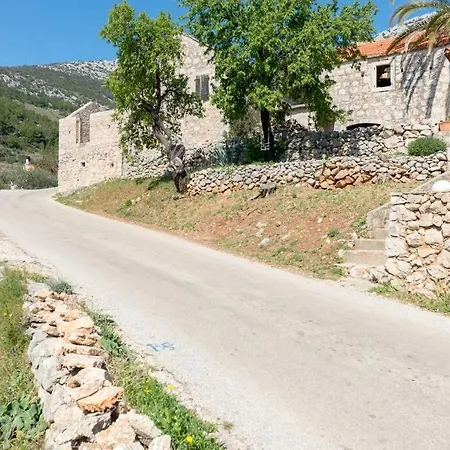 Apartment Ladovina, Relaxing Enviroment With A Modern In A Old Stone House Zavala