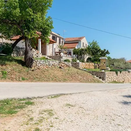 Apartment Ladovina, Relaxing Enviroment With A Modern In A Old Stone House Zavala