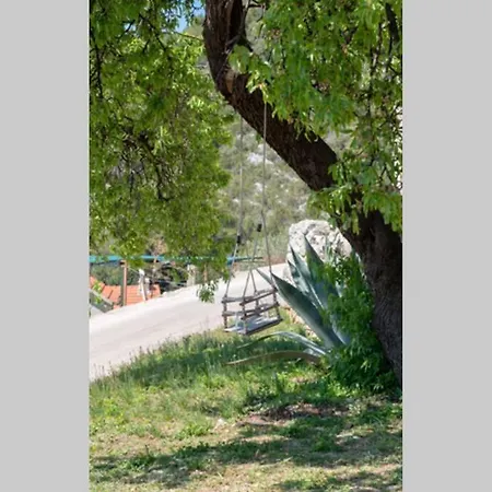 Ladovina, Relaxing Enviroment With A Modern In A Old Stone House